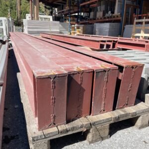 Poutrelle IPE rouge - L = 970 cm // 30 x 15 cm